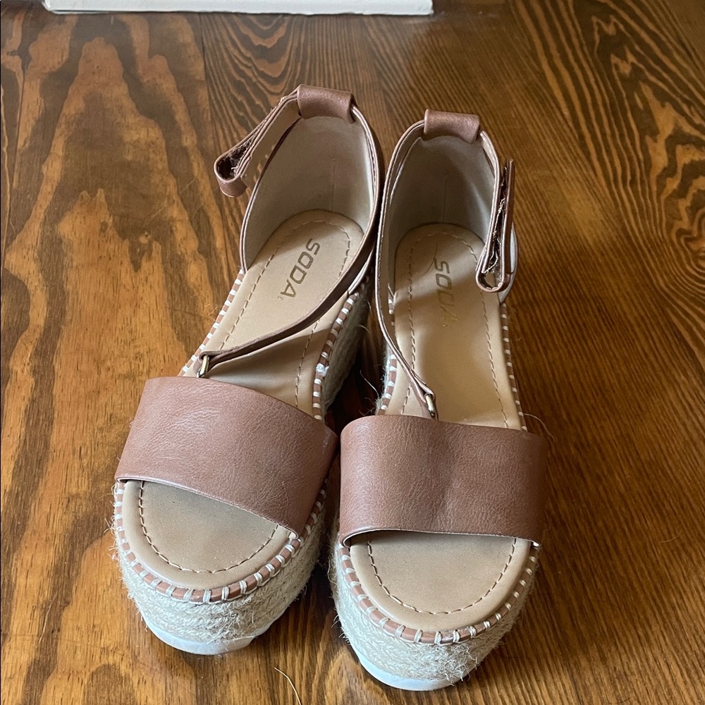 Soda Women's Tan Espadrille Sandals